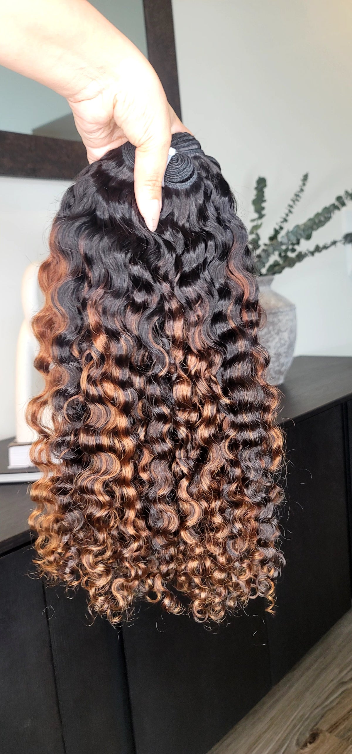 Raw Hair Bundles 101: The Ultimate DTC Guide to Choosing Long-Lasting, Natural-Looking Extensions